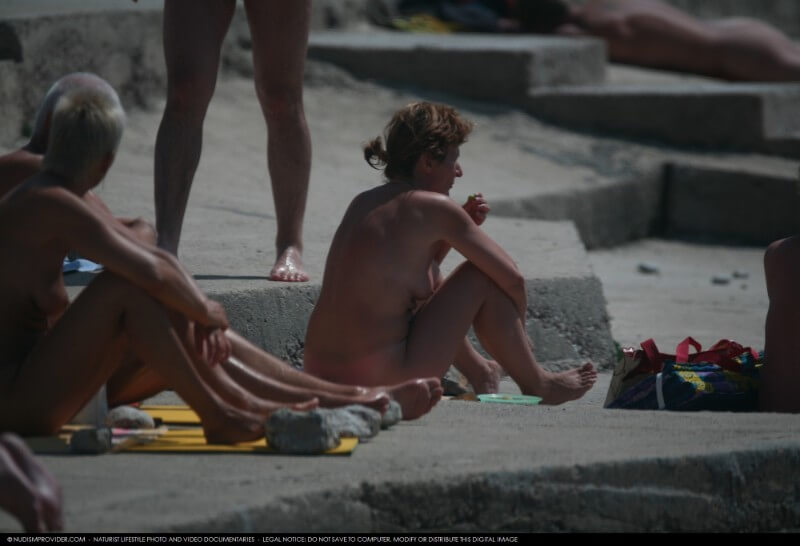 Nudist Rocky Family Angle gallery - Nudism is an expression of freedom and individuality