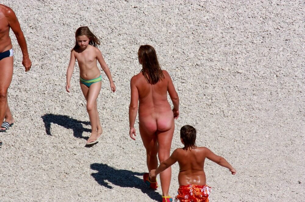 Naturism photo gallery # 8 - Nudism in the Modern World