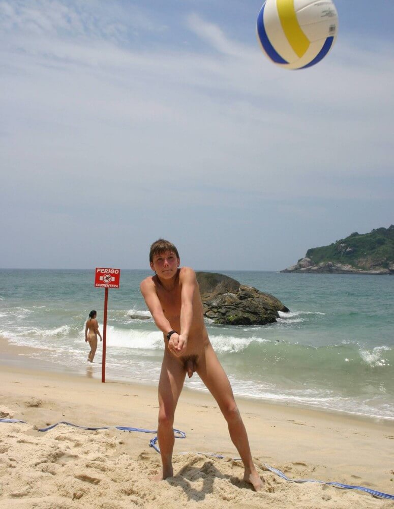 Brazilian val-ball goddess - Family naturism in the modern world