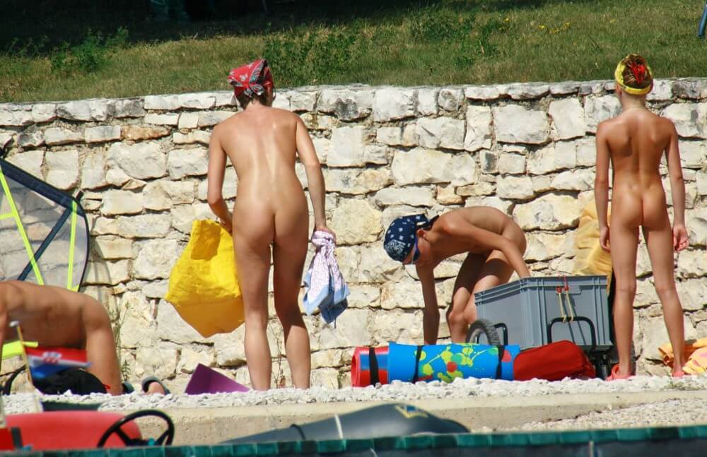 Sporty and Athletic Sands gallery - Naturism and nudism value openness of mind and body
