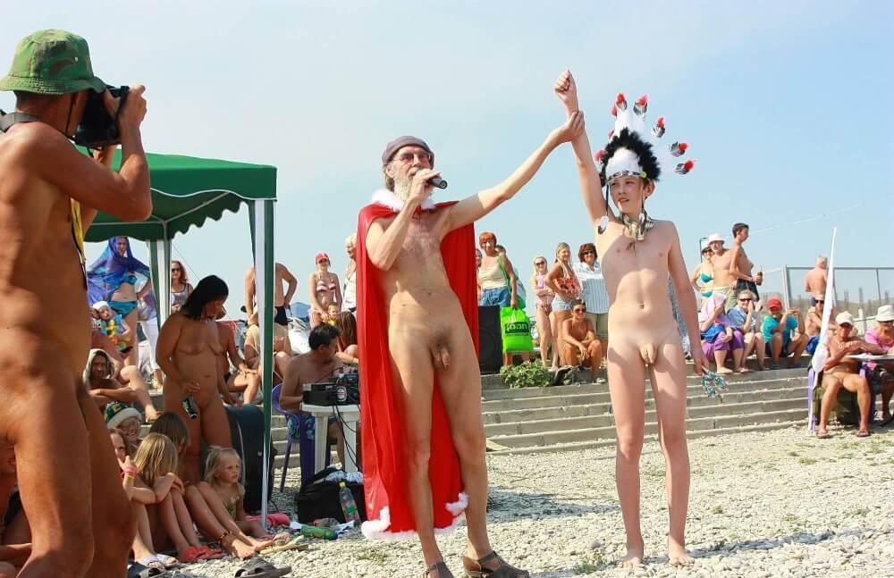 Native Headdress Dance pics - Its one thing to see nudists, but another to be a nudist yourself