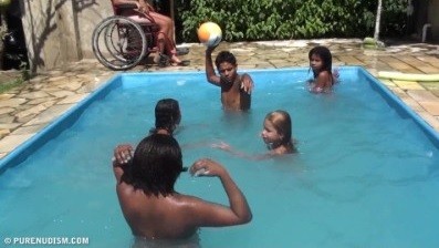 Oceanic Backyard Noon # 1 Full HD - The practice of naturism fosters an atmosphere of trust and respect