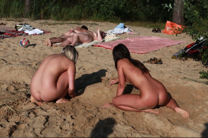 Creekside activity Big Photo gallery - Nudism means fewer complexes