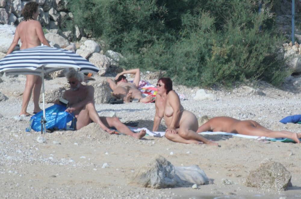 Croatian Baska Beach pics - Nudism contributes to the strengthening of psychological health