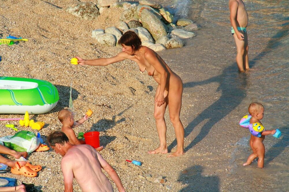 Ula Naturists Beach photo gallery - Nudism helps overcome prejudices and fears