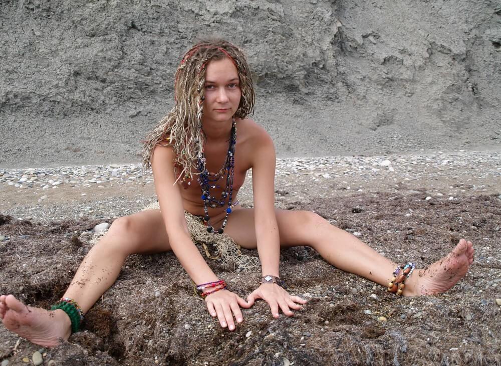 Naturists Rocky Stream Pixie Girls photos - Benefits of naturist recreation and harmony with nature