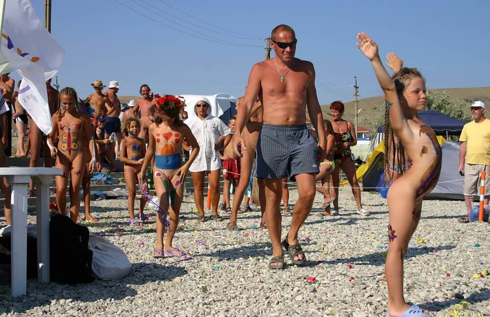 Beach Time Talent Show pics - A nudist values trust and honesty between people