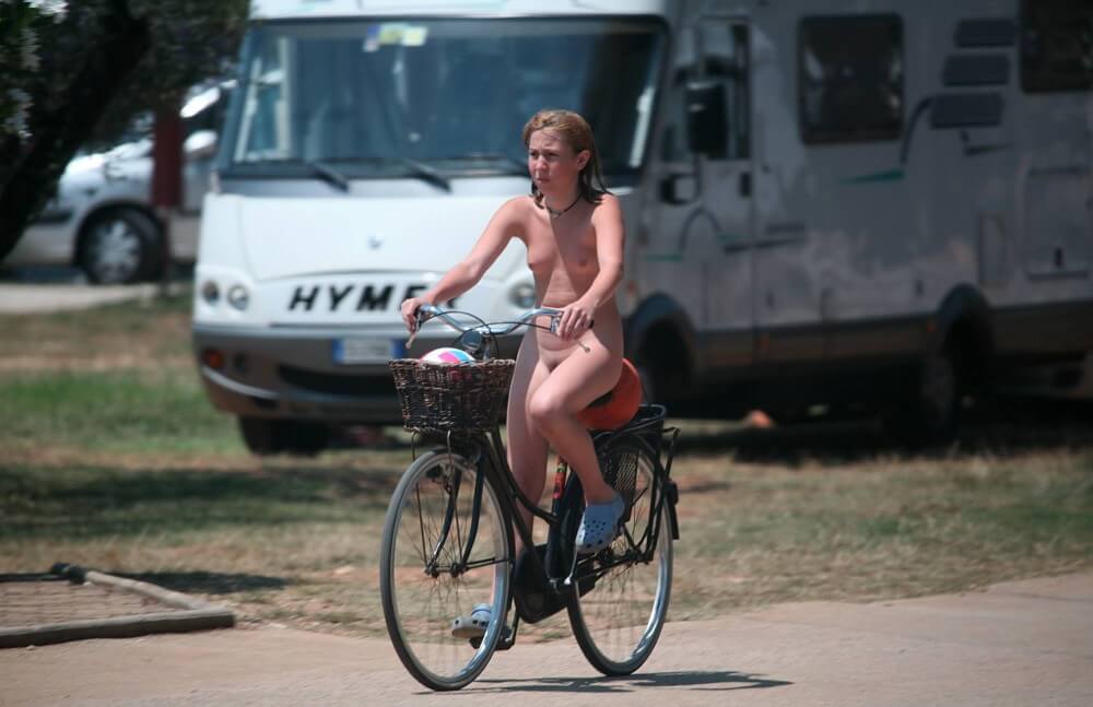 Leaving the Outdoor Site pics - Overcoming shame and awkwardness when taking off clothes