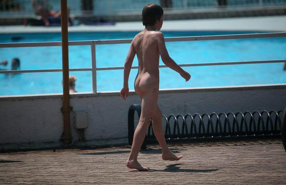Grassy Patio Nature Hike - Its one thing to see nudists, but another to be a nudist yourself
