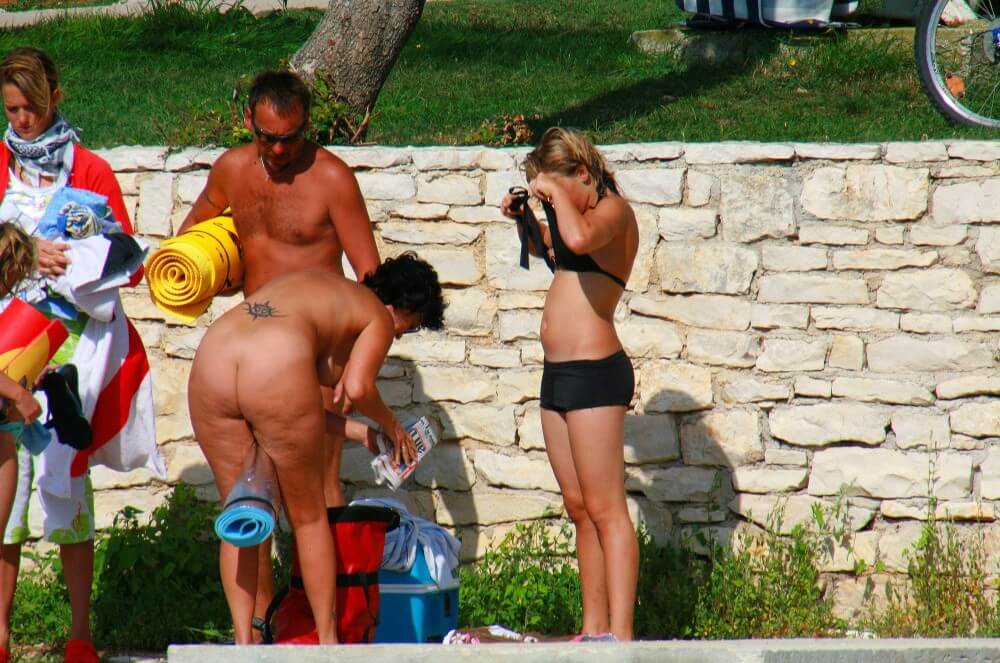 Ula FKK Sisters Day photo gallery - The True Golden Age of Naturism