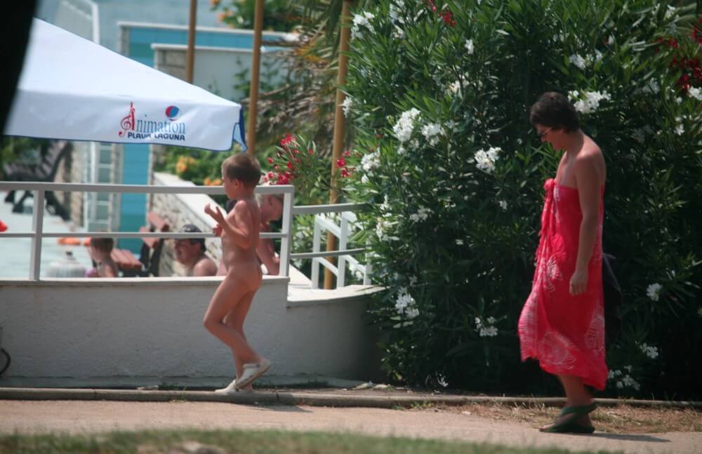 Naturist Pool Walkaround pics - Naturists love sunlight and fresh air