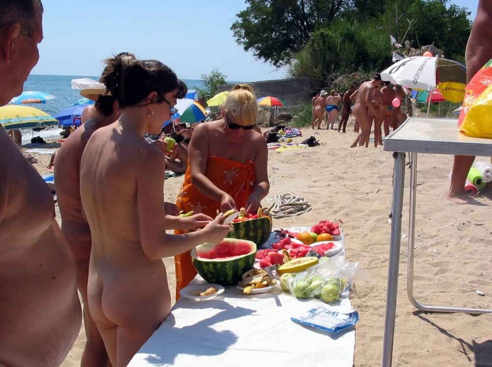 Bulgarian Nude Day Preps pics - A nudist values simplicity in life and naturalness in expression