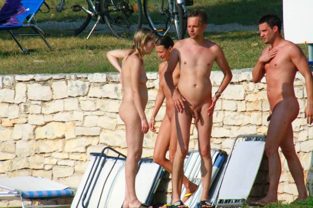 Ula FKK Couples Profile pics - There are many politicians among nudists