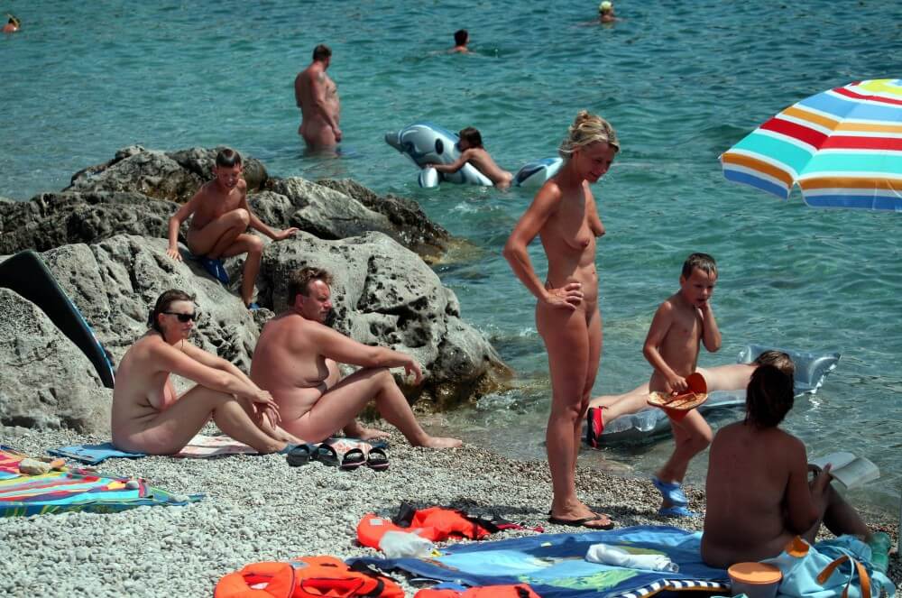 Rock Side Family Camping pics - Nudist festivals are beautiful