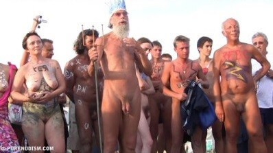 Cool Day At The Beach 5 - Living together in nature is a hallmark of nudists