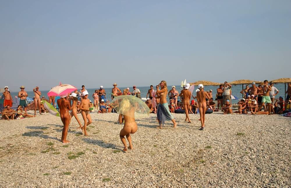 Ribbon and Umbrella Dance pics - Mutual respect as an important part of the naturist community