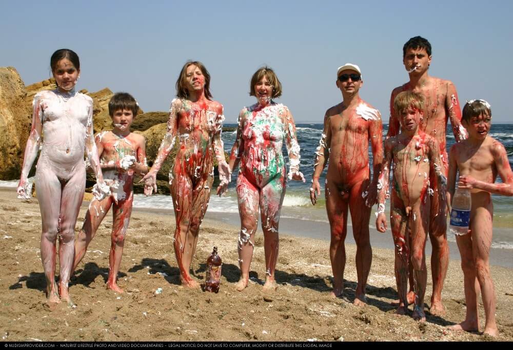 Naturism photo gallery # 58 - Nudism helps people accept themselves