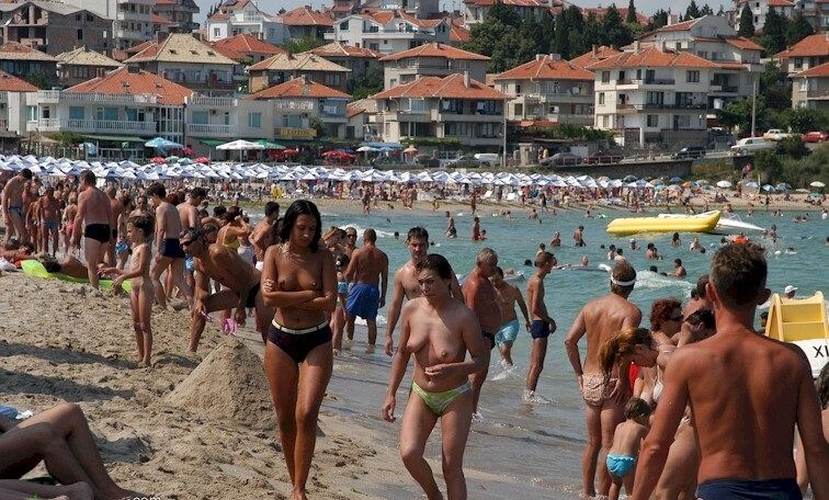 Enature - resort in solar Bulgaria - Unrestricted freedom as the core value of nudism