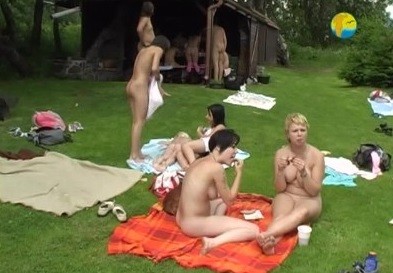 Naturist Freedom: Cottage Picnic - Nudist festivals are beautiful