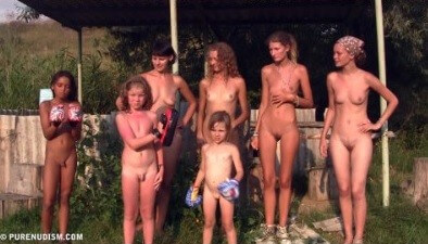 Coastral Paradise Full HD - Many naturists are members of Green parties or various environmental movements