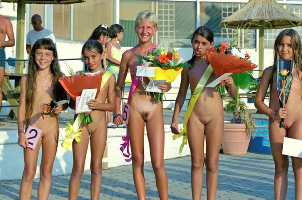 Beauty contest FR photos - Living in harmony with nature is the primary goal of the naturist and nudist lifestyle