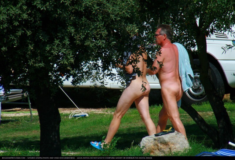A Quick Swim In The Lake-Avilia Big gallery - Complete Natural Nudity