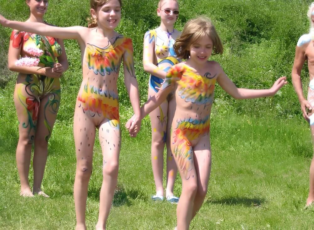 Naturism photo gallery # 29 - Private nudist club