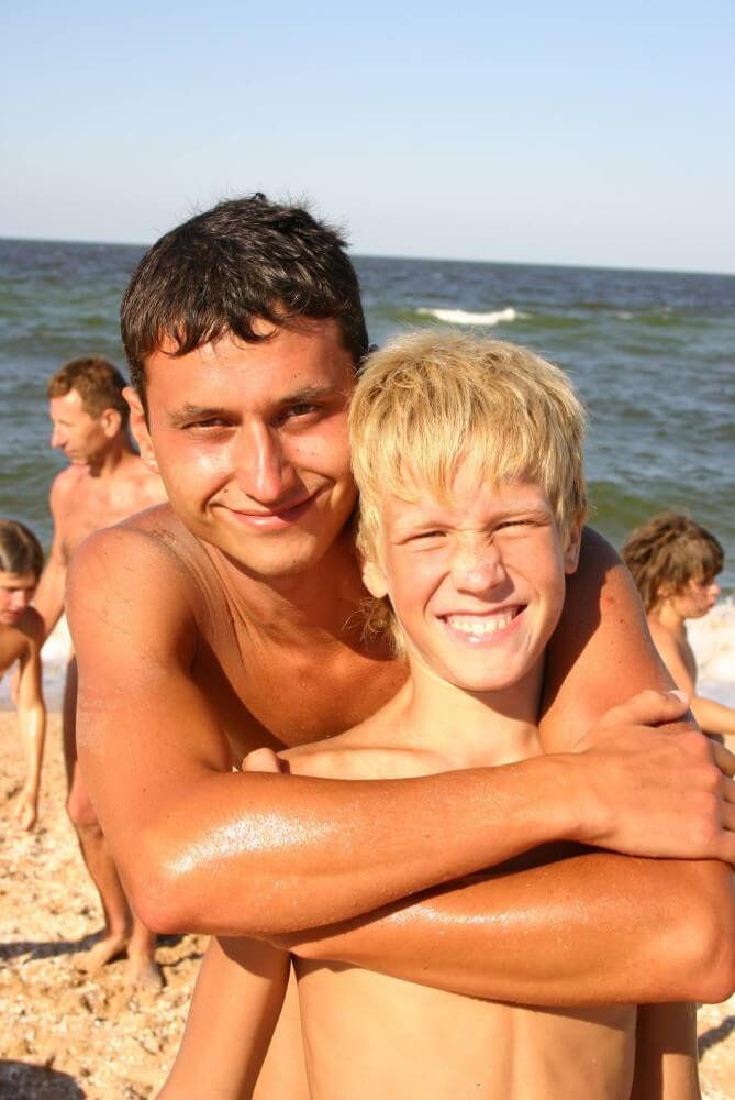 Naturist Group Pictures - This is how naturism culture manifests itself