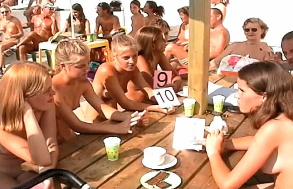 Miss Teen JR. Pageants # 18 video Sunat Natplus HD - Nudism helps people overcome their insecurities