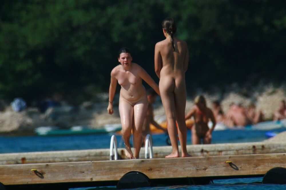 Wooden Island Freedom pics - What the concept of naturist recreation entails and its benefits