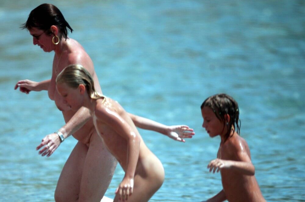 Running From the Waters pics - Active naturists on vacation